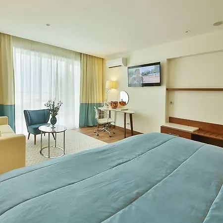 Maritim Paradise Blue Hotell *