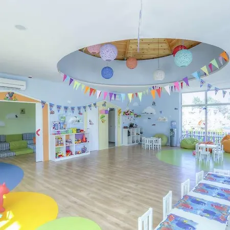 Maritim Paradise Blue Hotel *